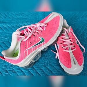Women's Nike Vapor Max Size 6